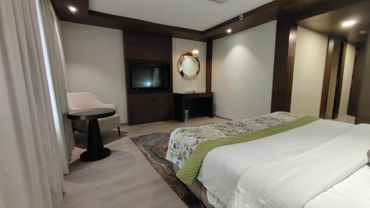 Royal Orchid Central Grazia, Navi Mumbai Luaran gambar