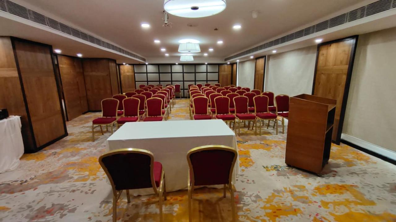 Royal Orchid Central Grazia, Navi Mumbai Luaran gambar